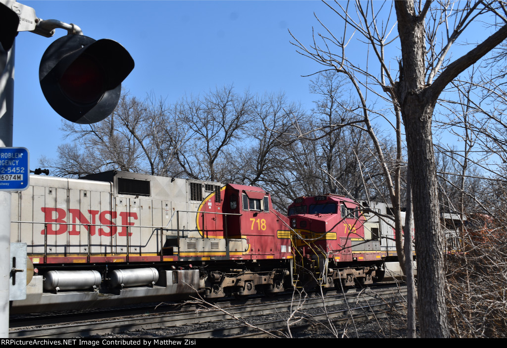 BNSF 725 718